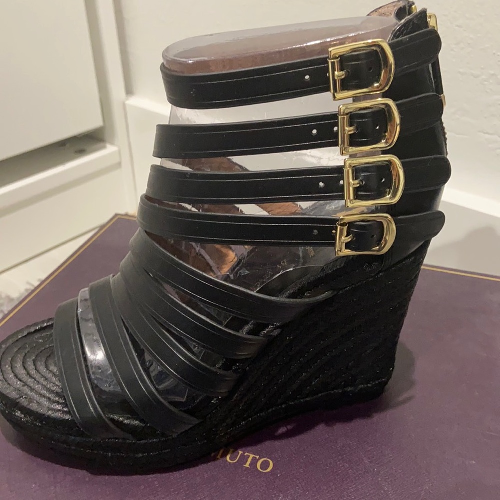 VC signature high heel wedge